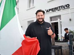 Italien inledde gruppspelet med en seger mot ryssland, följt av en förlust mot tjeckoslovakien. Ba24jfmsq1amxm