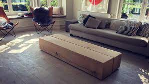 une table basse en poutres en chene de 30cm chacune originale fabrication sur mesure faite a la main unique table design table salle a manger table basse