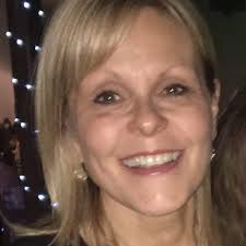 예술가: 신이 아니면 지구가 어떻게 창조되었는지 설명해주세요..