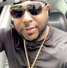 Reginald Bracey's Instagram, Twitter & Facebook