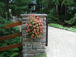 Perfect pouch bags for growing flowers, vegetables, and fruits. 14 Hanging Pouch Ideas Vertical Garden Flowers Plants