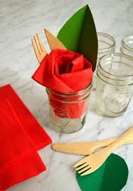 Verre Decore Avec Une Serviette Pliee Napkin Rose Napkins Paper Napkins