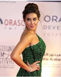 ممثلة مصرية، ولدت بالإسكندرية، والدها طبيب ووالدتها مهندسة ديكور وجدها قبطان بحري، تخرجت في كلية الإعلام قسم صحافة. Yasmen Sabry ÙŠØ§Ø³Ù…ÙŠÙ† ØµØ¨Ø±Ù‰ Home Facebook