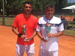 „ich hatte eine sehr lange karriere, weil ich einer der wenigen verteidiger bin, die mit sehr guten spielern verschiedener generationen gespielt hat, z. Serie A News Der Ewige Paolo Maldini Startet Im Tennis