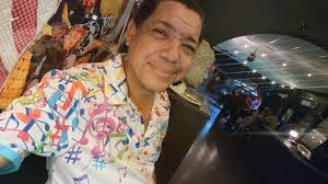 Giving a shout out to the Townsville Rockers Dance Group dancers by wearing  their shirt!