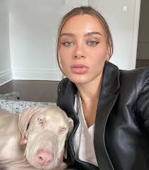 Marissa Rhoades's Instagram, Twitter & Facebook