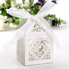 Le contenant dragées carton pas cher est généralement envoyé à plat afin d'économiser de la place lors de l'envoi de votre commande mais aussi afin de vous offrir un produit en parfait état. Cage A Papier Mariage Avec Coeur Contenant Dragees Pas Cher Boite Dragees Mariage Contenant Dragees Mariage Dragees Mariage