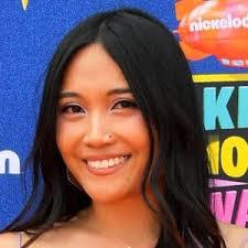 Regina Pena's Instagram, Twitter & Facebook