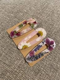 resin hair clips with real pressed flowers flower resin jewelry diy resin crafts diy resin hair clips