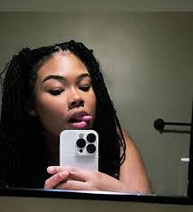 Kiana Whitehead's Instagram, Twitter & Facebook