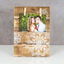 Bilderrahmen mit fotoleine basteln, tutorial, bastelidee, geschenkidee. Bilderrahmen Fotoleine 10x15cm Klammern Mandala Holz Fotorahmen Tischdeko Levandeo