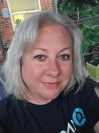 Michelle Bott's Instagram, Twitter & Facebook