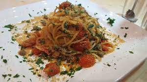 Pasta alla siracusana ricetta facile con tutto il profumo della sicilia.ingredienti semplici e giusti per creare un connubio di sapori e aromi irresistibili. Spaghetti Alla Siracusana Foodie Owl Video N 21 Max E Salvatore Youtube