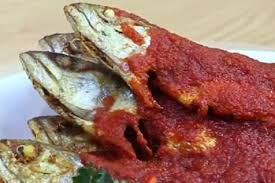 Ikan goreng literally means fried fish in indonesian and malay languages. Balado Ikan Selar Goreng Untuk Makan Siang Di Libur Akhir Pekan