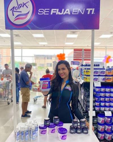 Seguimos con las stand activos a nivel nacional ✨ ¿Conoces los productos  @roldavenezuela ? 💗 Consíguelos en @farmaexpressdelicias #promotora  #impulso #redessociales #stand #promocion #maracaibo #venezuela