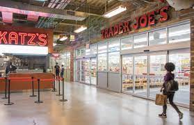 Trader joe's is going to draw many new people to atlantic ave. Trader Joe S Brooklyn Grocer Opens At City Point Brownstoner