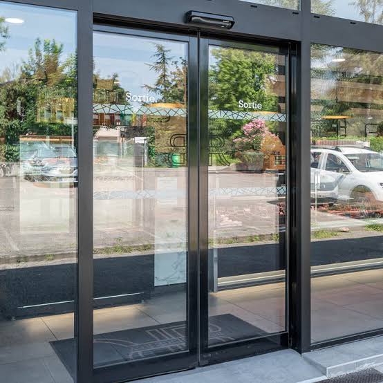 Portes automatiques coulissantes et télescopiques | Portalp