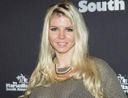 Découvrez le visage de jessica thivenin, métamorphosé après sa récente opération de chirurgie esthétique ! Photos Jessica Thivenin Une Nouvelle Fois Transformee Par La Chirurgie Les Levres Qui Font Jaser