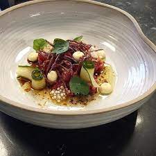 Steak Tartare With Browned Butter Pommes Alumettes Mustard Seed Pickled Cucumber By Andreas Nicoletti Via Photoaroundapp Aweso Eten En Drinken Eten Lekker