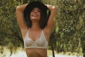 Her birthday, what she did before fame, her family life, fun trivia facts, popularity rankings, and more. Carolina Carvalho Em Tres Frentes Sou Nova E Tenho E De Trabalhar