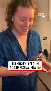 I NEED these light bulbs in my life... the colors are unreal! 💡🌈