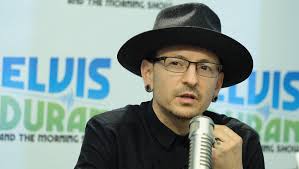 Die leiche des sängers wurde in seinem haus in los angeles gefunden. In Haus Gefunden Linkin Park Sanger Chester Bennington Ist Tot Krone At