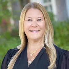 Randi Fox's Instagram, Twitter & Facebook