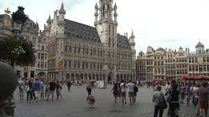 Le bel est donc accessible via de nombreux transports en commun parmi lesquels trains, tram, bus et métro. Embarquement Bruxelles Plus Internationale Que Belge Belgique Tv5monde Europe