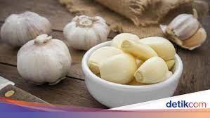 Maybe you would like to learn more about one of these? 7 Manfaat Makan Bawang Putih Mentah Bisa Bikin Turun Berat Badan Lho