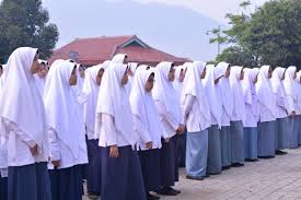 Upacara Perdana Pesantren Darunnajah Cipining Tahun Ajaran 2019 2020 Terik Putri Berkelas
