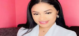 Muere modelo de Senegal tras someterse a una cirugía estética