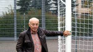 Peter elstner ist heute 80 jahre, 7 monate, 16 tage oder 29.450 tage jung. Peter Elstner Im Ballgefluster Talk Teil 2 News Karnten Fanreport Com Amateurfussball In Osterreich