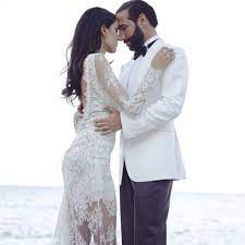 May 23, 2021 · von ihrer community gibt es viel zuspruch für diese ehrlichen zeilen, so heißt es unter anderem: Hochzeit Rebecca Mir Zeigt Ihr Brautkleid Cosmopolitan