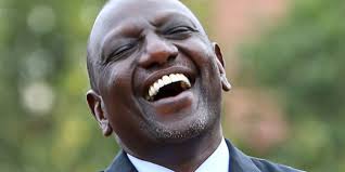 Everyone gets so tense in here.😕 Let's share smile together, no matter  what party we support. Ladies and gentlemen, your former Democratic leader  and presidential nominee 🍸🍷🍹