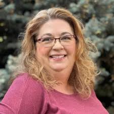 Chandra Mayer's Instagram, Twitter & Facebook