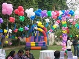 The main element of the party was the picnic table. Outdoor Birthday Party Balloon Decoration Novocom Top