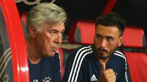 Davide ancelotti ha un nome comune e piuttosto diffuso e un cognome, invece, ingombrante. Familie Ancelotti Mit Stoppuhr In Den Pyjama Sport Sz De