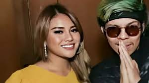 Dalam setiap video dan postingannya, aurel hermansyah selalu terlihat menghabiskan banyak waktu bersama keluarganya. Hibur Aurel Hermansyah Atta Halilintar Kasih Kejutan Tak Terduga