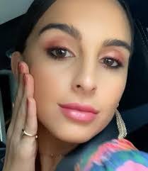 Alexia Simone's Instagram, Twitter & Facebook