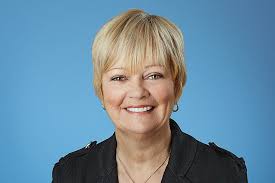 «Fly-in/fly-out: la péquiste Lorraine Richard veut faire colmater une  brèche dans la Loi sur les impôts