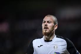 În septembrie 2017 denis alibec era mândrul posesor al unui bolid de lux. Denis Alibec Oferte De Ultima OrÄƒ Atacantul Este Foarte Aproape De A Se Transfera In Sua Prosport