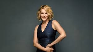 Jennifer beals, chelsea handler, mary mccormack, and charlize theron. Chelsea Handler S Love Life Dos Don Ts Glamour