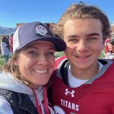 Hi there! I'm Amanda, the owner of Squier Studios and a storyteller with a  camera. I've been capturing weddings, portraits, and milestones in Colorado  Springs since 2006. That's right, this little business