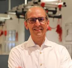 Melanie Moffatt's Instagram, Twitter & Facebook