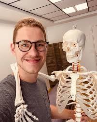 Victor-Emmanuel DE PRIESTER (@depriester_osteopathe) • Instagram photos and  videos