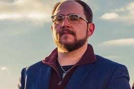 Dustin Bell's Instagram, Twitter & Facebook