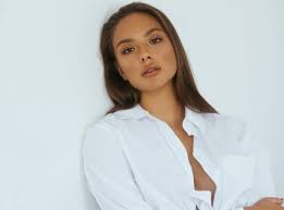 Youtube канал katerina safarova twitter @katerinasafarova фото екатерина сафарова: Novaya Uchastnica Holostyaka Ekaterina Safarova Okazalas Eks Vozlyublennoj Nejmara Bimru Novosti O Zvezdah