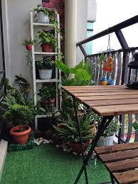 Rumah merupakan kebutuhan pokok bagi setiap orang, terutama bagi pasangan baru atau keluarga kecil. Deko Halaman Rumah Teres Pagar Rumah