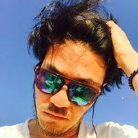 Derrick Low (dezzabella)