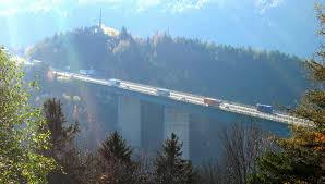 Learn vocabulary, terms and more with flashcards, games and other study tools. Przejazd Przez Brennero Moze Stac Sie Wyjatkowo Drogi Austria Wlochy I Niemcy Szykuja Zmiany 40ton